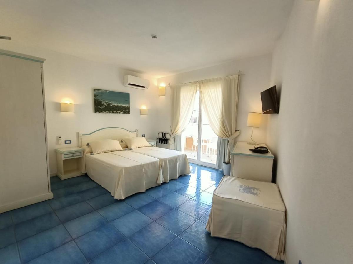 Janas Hotel Villasimius Buitenkant foto
