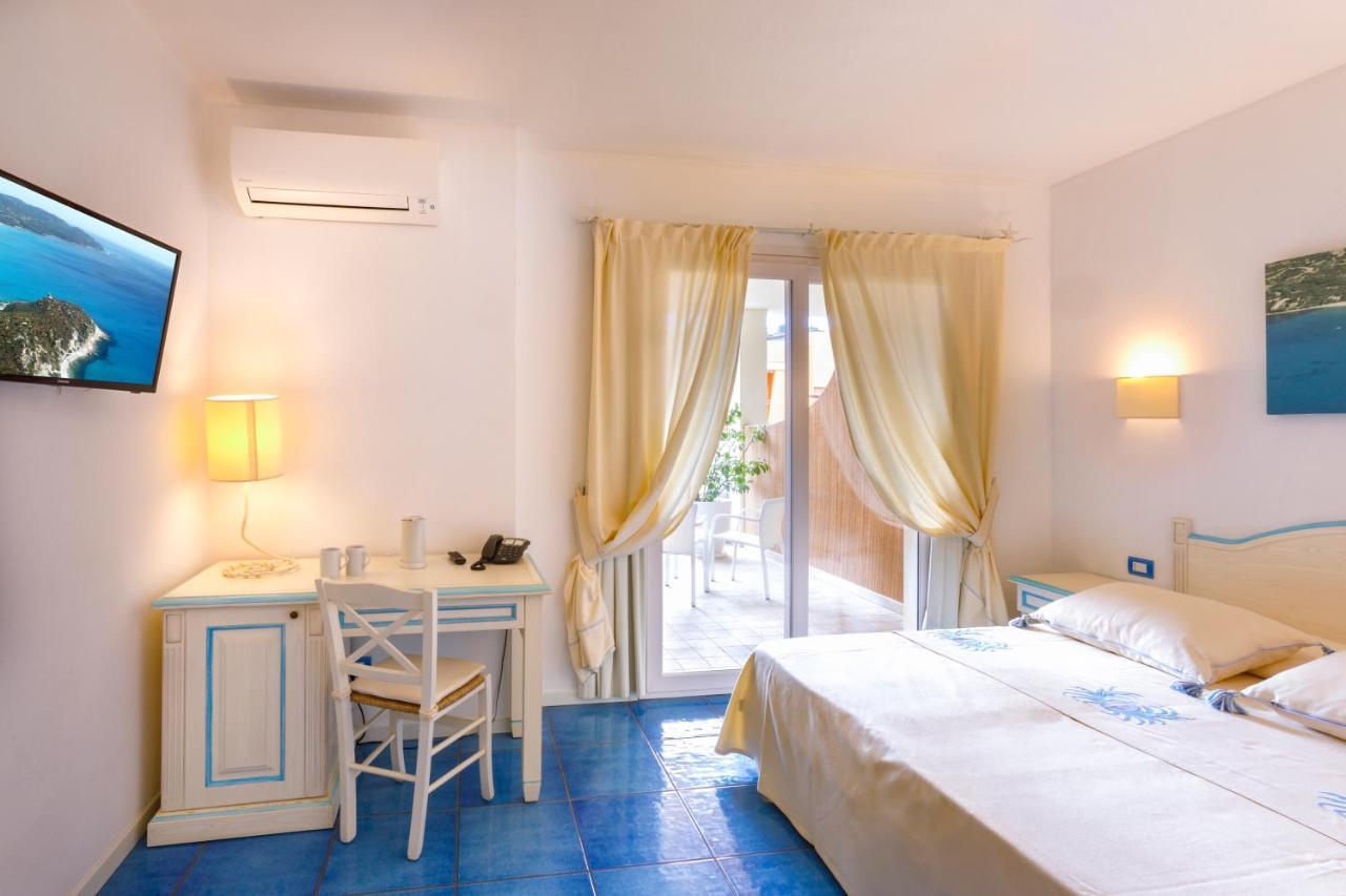 Janas Hotel Villasimius Buitenkant foto