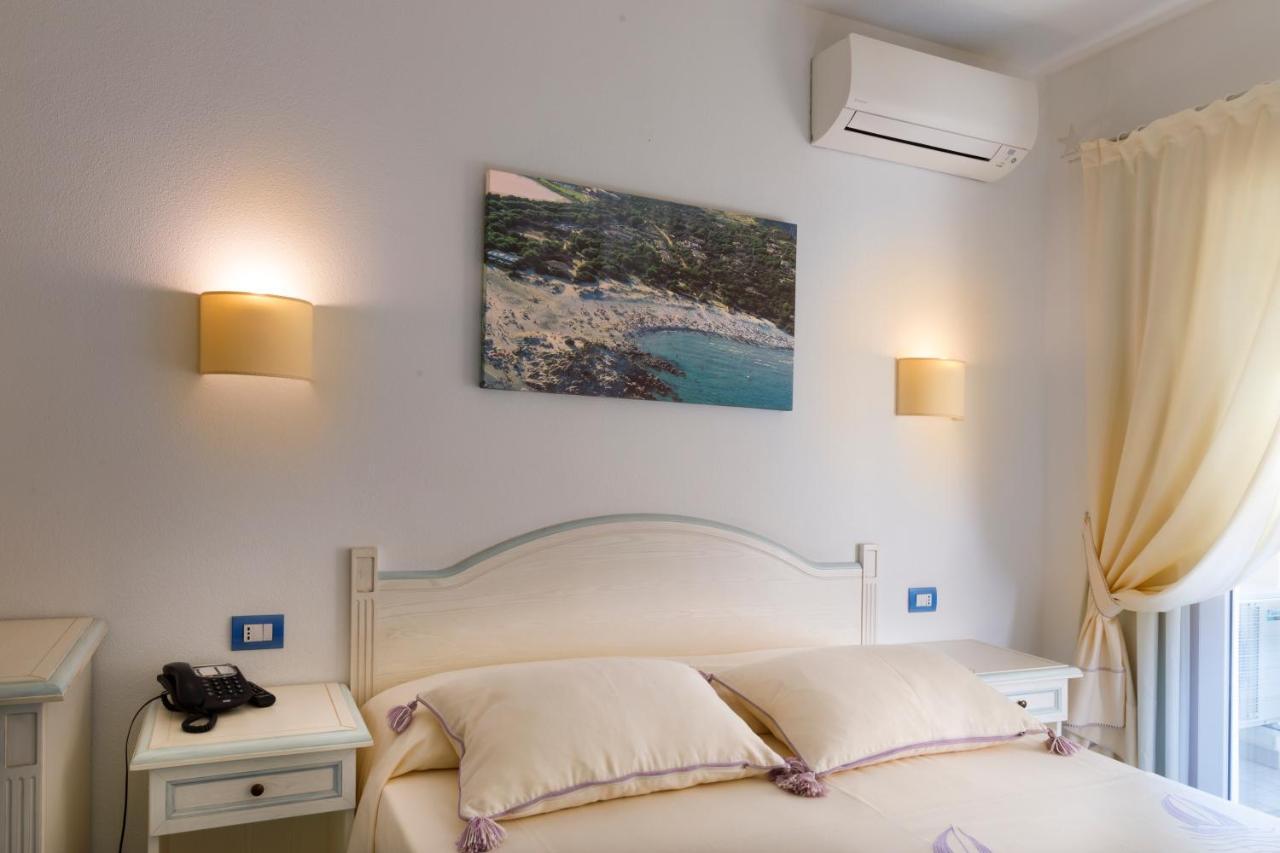 Janas Hotel Villasimius Buitenkant foto