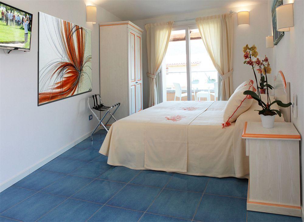 Janas Hotel Villasimius Buitenkant foto