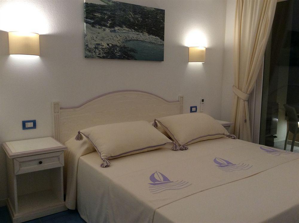Janas Hotel Villasimius Buitenkant foto